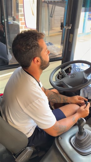 Túlio Marques on Instagram: "Domingão abençoado🙏🥹"