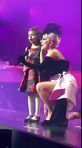 Lady Gaga let a little girl sing with her in Vegas 🥺♥️ | Lady Gaga Now