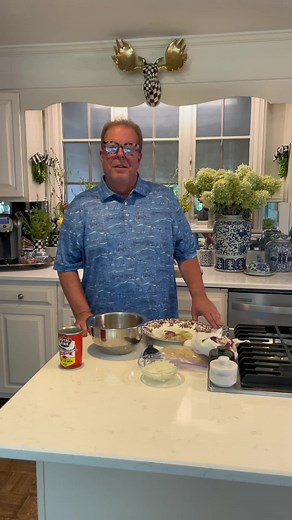 🎉It’s Jeffrey’s birthday 🎉 In honor of Jeff’s birthday, let’s make his favorite birthday meal, Salmon Patties! This is such an easy recipe and we hope you enjoy it! Ingredients: - (1) can of Salmon - (2) eggs - (1/2) sleeve of crushed Ritz crackers - chopped onion Combine your ingredients well, form small patties & fry in cooking oil over medium high heat for 4 minutes on each side! #happybirthday #salmonpatties #salmonrecipes #easyrecipes #cooking #southerncooking #athomewithjeffrey #findthej