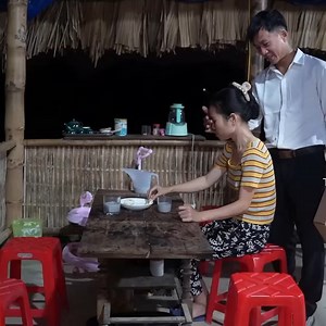 Tieu Hau's Emotional Reaction to Engineer's Surprise Proposal | Aaliya Chopade