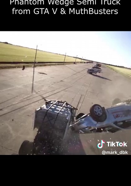 Crash Test of the Phantom Wedge Semi Truck in GTA V