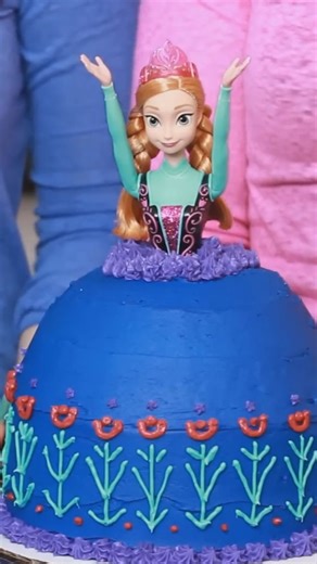 Rosanna Pansino on Instagram: "How To Make Disney Princess Cakes! Who Remembers This Video? #recipe #cakes"