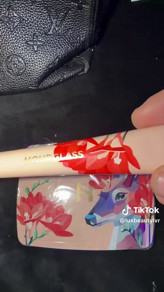 @Hourglass Cosmetics FULL Holiday COLLECTION #hourglassbrushes #hourglasshorsepalette #hourglassswanpalette #hourglassfoxpalette #hourglassdeerpalette