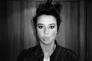 SEA OF LOVE (EN ESPAÑOL) - Cat Power - LETRAS.COM