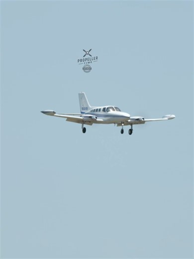 Cessna 402B | N800KW | Landing at Sarasota Airport #privatejet #businessjet #bizjet #cessna