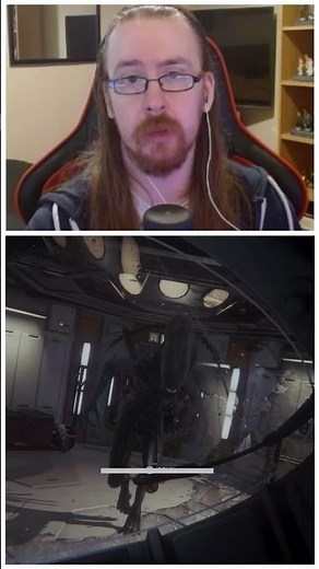 HE'S STALKING ME! 😬 #alienisolation #alien #shorts