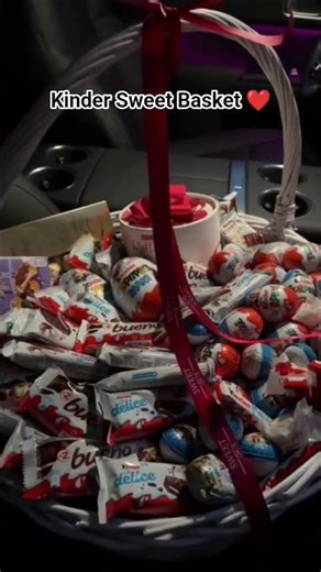 Kinder sweets basket 🎁 Perfect sweet gift! #kinder #giftbasket #sweetgift #chocolate #surprise