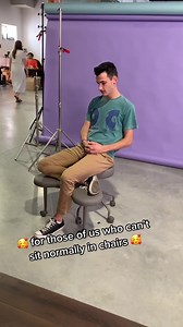 who else can’t sit straight in a chair? 👋🏼 #pipersong #meditation #chair #bichair @pipersong_us #sit #sitting #comfortable #workfromhome #wfh #desksetup