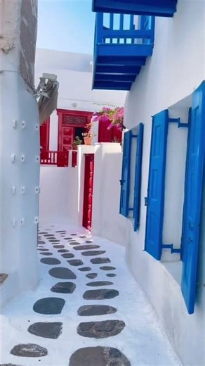 🇬🇷 This Island Is Pure Luxury Vibes