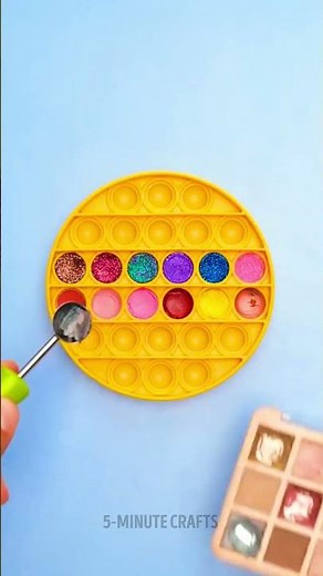 Create Your Own Pop-It Eyeshadow Palette! 🎨💥