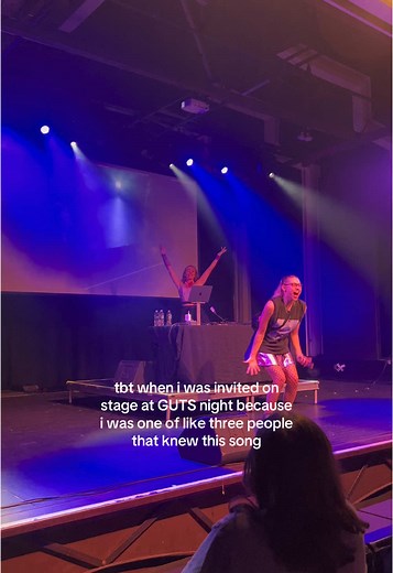 the rose song >>>> @Olivia Rodrigo @livies hq ❤️ #oliviarodrigo #therosesong #hsmtmts #gutsnight #stage #lyrics #tbt #throwback #music #fangirl