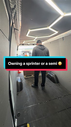 Cargo Van Owner Operator vs Dry Van Owner Operator: Profit Insights