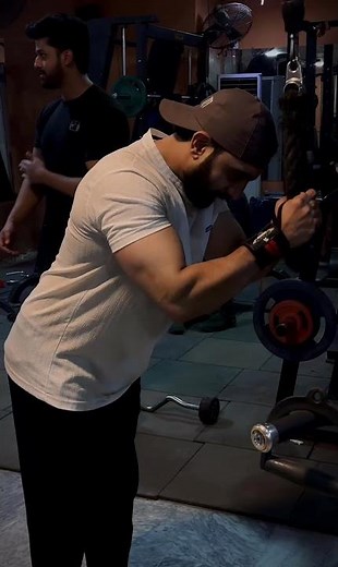 “Unlock Next-Level Tricep Definition with Rope Pushdowns 💥💪”