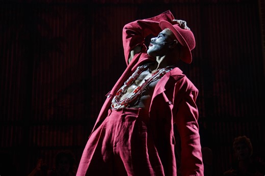 Como 'Ópera do Malandro', musical com José Loreto, faz das ruas do Brasil o seu palco