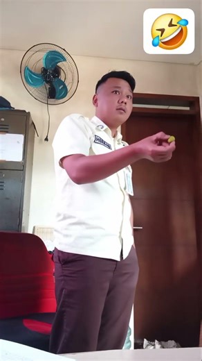 the monkey and the cat Oyen ride a bicycle #funny #sinetronkomedi #sketsakomedi #comedy #lucu