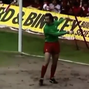 Glenn Hoddle’s 35 yard screamer (for Tottenham Hotspur at Liverpool 1981-82.) | Football: The Vintage Collection