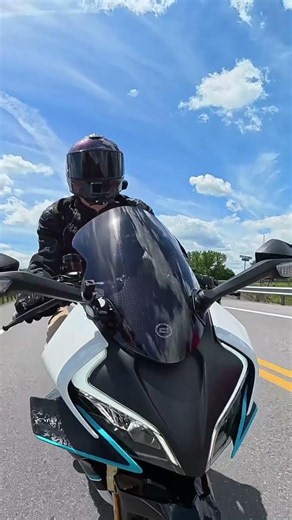 Look Out! Oversize Load Truck vs Motorcycle! 😱
