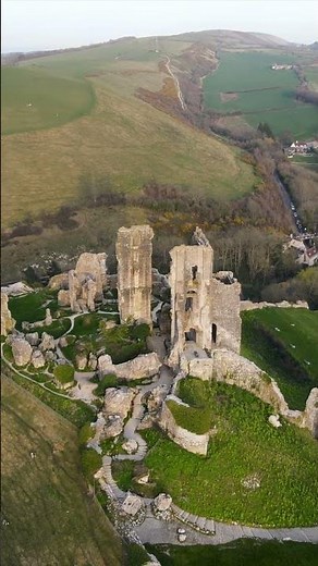 Corfe Castle 🌄 England’s Most Haunting Ruins