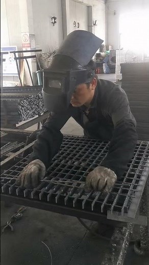 15W4 Steel Bar Grating Manufacturing | Forge Welding Process Explained