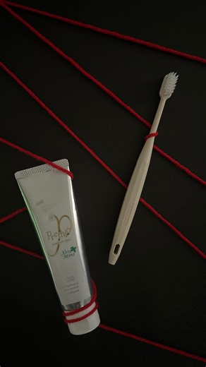 Sangi Europe on Instagram: "Sei eine*r der Ersten, die unser neues Produkt APAGARD PREMIO XtraMint in die Finger bekommen🪥 Unser Bestseller APAGARD PREMIO ist jetzt in einer neuen XtraMint-Variante erhältlich! Die gleiche beliebte, remineralisierende Zahnpasta, die vor Karies schützt und für noch mehr Weiß und Glanz sorgt – jetzt mit einem unheimlich starken Minzgeschmack. SO MACHST DU MIT: 1️⃣ Folge @sangi_europe 2️⃣ Like diesen Beitrag 3️⃣ Markiere deine Freund*innen in den Kommentaren