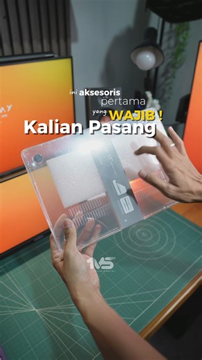 A clear MacBook case provides protection while still looking cool. #clearcasemacbook