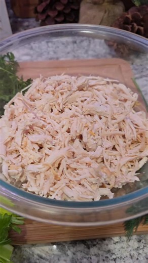 Leftovers, but lightened up 🦃✨ No mayo needed! This yogurt turkey salad is fresh, tangy, and protein-packed. Perfect for the day-after Thanksgiving slump. Recipe: • 2 cups shredded leftover turkey • 1/2 cup White Mountain Yogurt • 2 tbsp dried cranberries • 1 celery stalk, chopped • Salt, pepper, fresh herbs (parsley or dill work great) 👉 Mix & serve in lettuce cups, on sourdough toast, or with crackers. #TurkeyLeftovers #WhiteMountainYogurt #PostThanksgiving #HealthyMeals #QuickRecipes | Whit