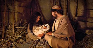 Watch: Tabernacle Choir Christmas concert guest artists read Luke 2