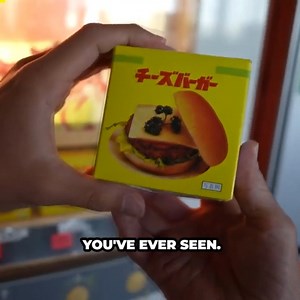 Hamburger Vending Machine in Japan w/my Sons! 😎Get Some!😎 | Ericsurf6
