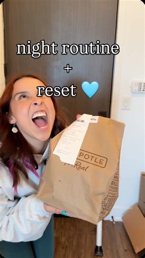 lisi on Instagram: "night routine 🩵 #night #nightynight #nightroutine #productive #productiveday #clean #cleanwithme #routine #routines #dyson #dysonvaccum"