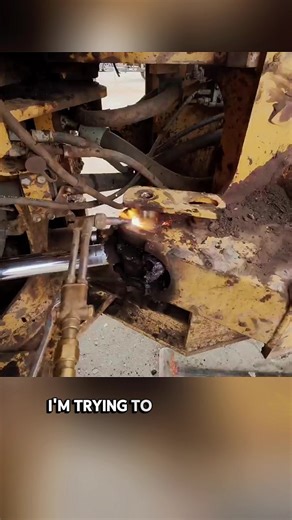 Heavy Duty Mechanics at Work: Cat Landfill Repairs