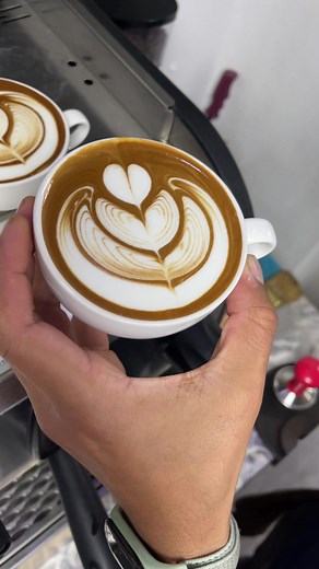 How to Create Stunning Latte Art: A Step-by-Step Tutorial