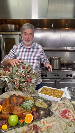 Tune in today at 11 a.m. to Talk of the Town on News Channel 5 for our best tips on turkey prep, plus how to safely (and deliciously) get your bird from the oven to your holiday gathering this week — all live from inside the Chef’s Market kitchen. 🦃 | Chef's Market