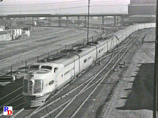 Streamlined and non-streamlined passenger train action at Denver, Colorado. We're not sure of the year(s), but a guess would be the early 1950s. Some rare and unique footage from the Machines of Iron show "Otto Perry’s First Generation Diesels" https://rfd.video/OttoFirstGen | Classic Streamliners