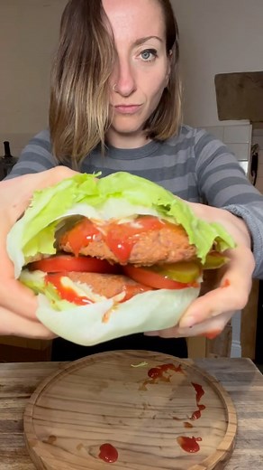 Ami-James Deane on Instagram: "EASY RED LENTIL BURGERS 🍔 Vegan, Whole Foods & Low Calorie Density!! COMMENT ‘RECIPE’ and I’ll send you a direct link to my best selling ebook for maximum weight loss 🔥 I woke up craving burgers, but wanted to make it healthy vegan weight loss style! And trust me, it totally hit the spot 🔥 Plus they are super easy & cheap to make! You can totally have burgers to lose weight & get healthy and this is my new favourite recipe! Ingredients 1.5 cups red lentils, soak