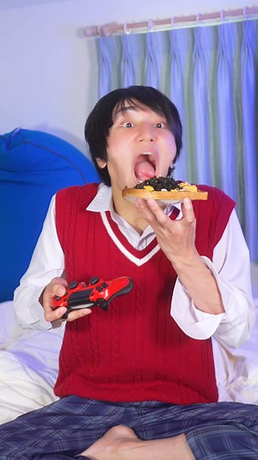 690K views · 10K reactions | We Shape Each Other’s Future欄 #shorts #issei #issei0806 #funny #family #edit #meme #strange #reaction #comedy #viral #funnyvideo #trending #entertaining #funnyshorts | ISSEI いっせい | Facebook