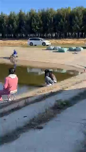 Amazing Moment Girl Catches Fish Casually! | GlitchFy