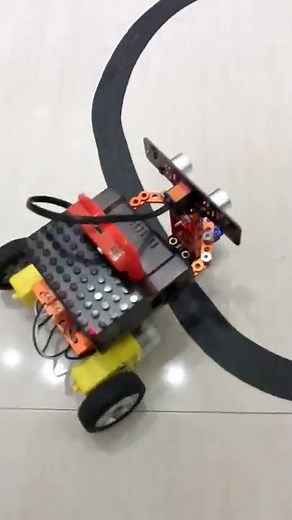 ELF Shield for micro:bit - Obstacle Avoidance Robot Car (Ultrasonic Sensor)