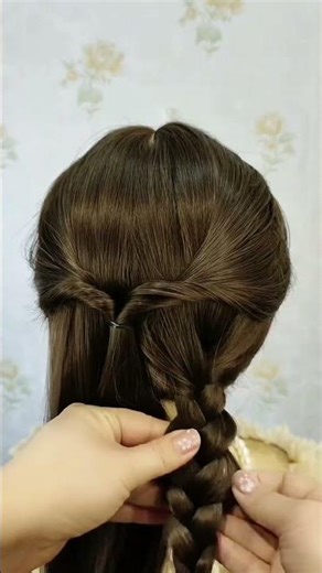 Quick and Stylish Updo: Cheongsam Hairstyle Transformation Guide