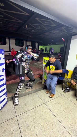 Volvió a su época 🥹 | la changa