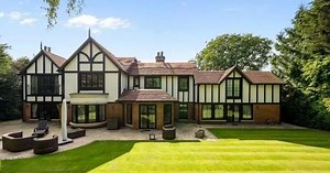Sir Alex Ferguson finally sells mansion after slashing £250k off asking price