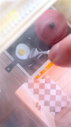 Miaou-zilla 🙀🦖 Bienvenue dans le monde (miniature) de Caats 😻 #chat #caats #jaimemonchat #viedechat #cat #catlover | Caats