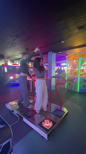 Dance Game: The Kiss Booth at the Dance Stand