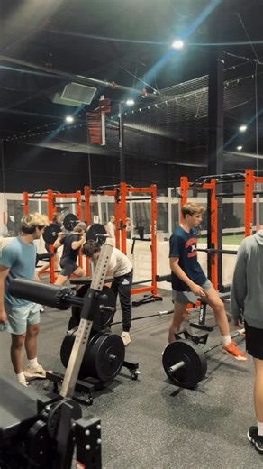 Columbus, Ohio |Speed & Agility| Sport Performance Coaches on Instagram: "Off season team training"