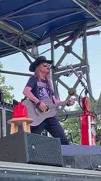 "Borrowed Minutes" acoustic live at Reynoldsburg Tomato Festival - CHARLIE BONNET III aka CB3