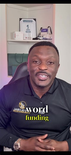 Banks LOVE when you carry high credit card balances. Why? Because your credit card utilization is their cash cow 💳💸 Every swipe with a maxed-out card = more interest flowing into their pockets. Meanwhile, high utilization quietly drags down your credit score, making future borrowing even more expensive. That’s the trap. Here’s the part most people don’t realize 👀 Your credit score isn’t just about paying on time — it’s heavily impacted by how much of your available credit you’re using. Even i