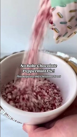 No-Bake Peppermint Chocolate Pie | Easy Holiday Dessert Recipe (Christmas & Thanksgiving Favorite!)
