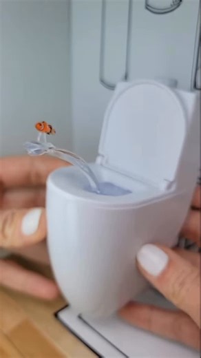Kelly's Miniverse on Instagram: "ever FLUSH a fish? Don’t worry this guy is going to ESCAPE 🤭🧸 #miniverse #miniversecreator #makeitmini #toys #diy #fyp #shorts #nemo #resin"