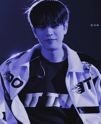 Replying to @🦅🐨✩5TARZ✩🦜🐈‍⬛🐯 • eating Seungmin version #SEUNGMIN #STRAYKIDS #SKZ #SEUNGMINEDIT #SKZEDIT @skzverse I’m so glad you all like this ‘trend’ Doing all the members was so fun!!