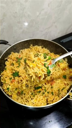 Egg Maggi Recipe🍜 #eggmaggie #maggirecipe #shortvideo #viralvideo