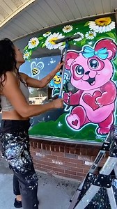 A lot of people tell me they get lost on my page, doom scrolling my reels at 2 am. Is this the boring or entertaining stuff? Cause it’s just work for me. If that’s you right now, close your eyes and go to bed!!! 🤪 I paint windows… and occasionally remove them. Water, window cleaner and a sharp razor blade are my go-to removal tools💁‍♀️ Everybody uses something different. That’s what I use and 98% of the time it works for me as long as the window is changed out seasonally. The darker the colors